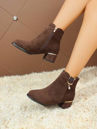 Women's 2025 Autumn/Winter New Versatile Boots, Chunky Heel Mid-Heel Short Boots, Suede Boots, Ankle Boots, Fashion Versatile Rhinestone Buckle Plus Size Boots