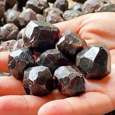 Natural Red Garnet Crystal Rough Stone Original Gemstone Mineral Raw Stones Specimen Healing Minerals Spiritual Gift