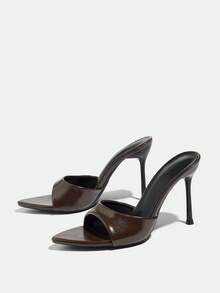 女士经典绑带宽口收腰穆勒鞋，柔软舒适的合成革材质，成熟性感风格，四季皆宜，咖啡棕色，尖头设计，细高跟，是派对、职场、社交活动、教师节、圣诞节、母亲节、情人节、春夏穿搭的理想之选。 - 咖啡棕 - 查看 5