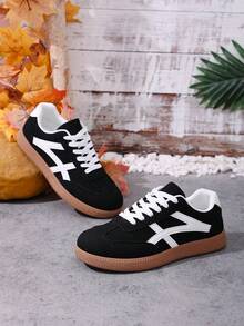 Contrast Color Solid Preppy Casual Gym Sneakers For Women, Plus Size EU36-EU43, Lace-Up Black & White Patchwork Flat Casual Retro Outdoor Sports Running Shoes - Black - View 2