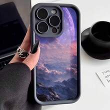 Cubierta de teléfono con borde protector negro diseño de paisaje espacial con montañas y planeta en tonos púrpura y rosa para uso diario y estilo moderno - Burdeos - Ver 1