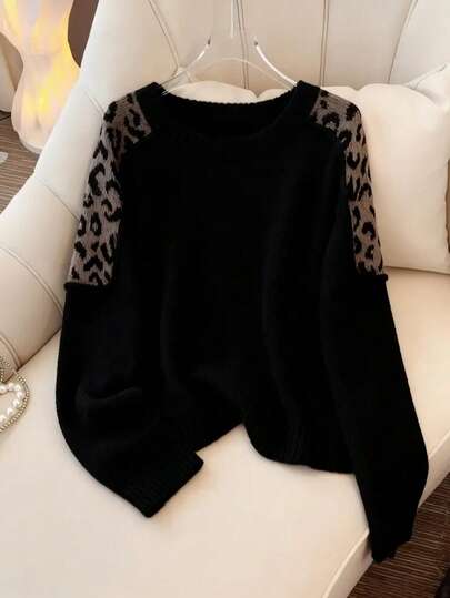 女士米色和黑色豹纹抓绒毛衣 - 插肩袖圆领，舒适保暖的秋冬套头衫 | 休闲舒适的必备单品