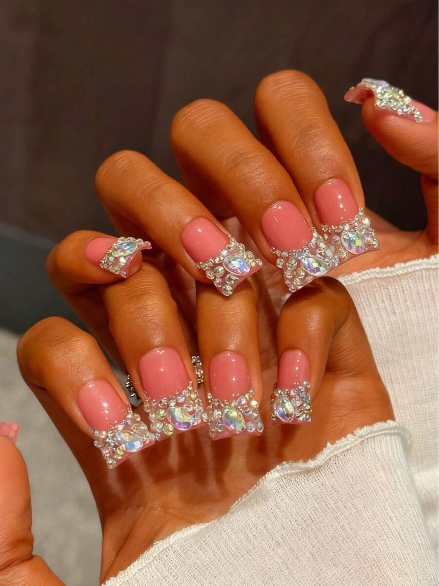 10 Pieces /Set, Press-On Nails Handcrafted High-End Quality Personalized Super Shiny Duckbill-Style Fake Nail Press Nails, Decorated With 3D Flowers And Rhinestones, Suitable For Ladies And Girls, Perfect For Parties, Dates And Vacations. The Product Is Suitable For Gluing. Change The Shape Of The Nails. Nail Care Products. Nail Art Tools. A Beginner In Manicure. - 無色 - 查看 1