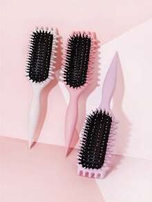 Hair brushes Escova Definidora de Cachos – Escova para Cabelos Cacheados com Cerdas e Design Especial, Escova Modeladora de Cachos Especialmente para Cabelos Cacheados, que Define e Modela os Cachos para Homens e Mulheres, Reduzindo a Tração e a Separação dos Cachos. Escova de Cabelo, Pente, Ferramentas para Cabelo, Produtos e Acessórios para Cabelo para Salões de Beleza, Essenciais para Viagem, Essenciais para Férias, Acessórios para Cabelo, Produtos e Acessórios para Cabelo para Salões de Beleza, Essenciais para Viagem.