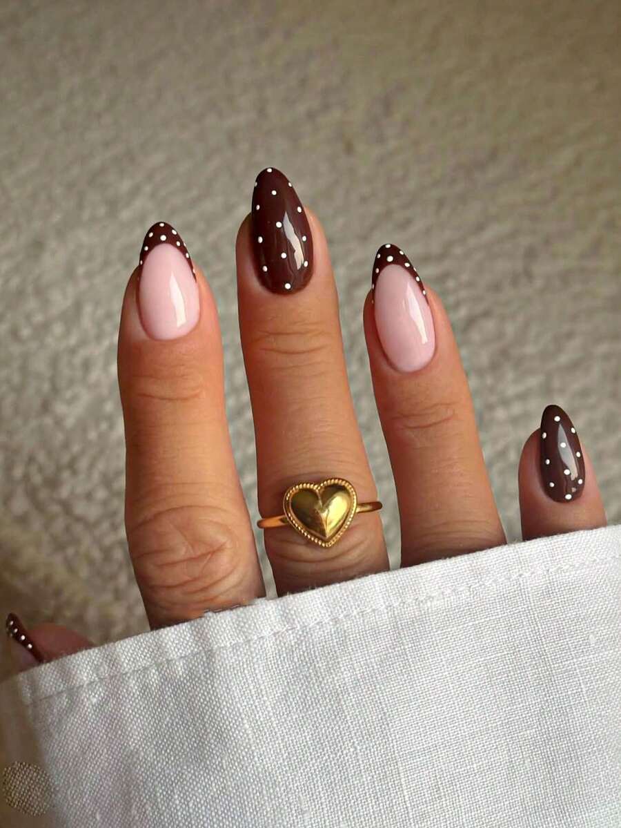 10片手工按压式短指甲贴，波点美甲贴，法式美甲贴纸，棕色美甲贴，红色美甲贴，黑色美甲贴，白色美甲贴，粉色美甲贴，蓝色美甲贴，可爱美甲贴，畅销手工五角星美甲贴，3D瓢虫蝴蝶结装饰杏仁形美甲贴纸，适合女性和女孩