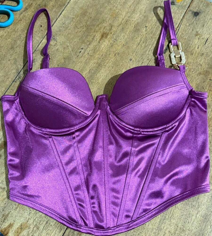 Satin Cropped Corset With Strap Detail - Adjustable Back. Simple Cup Detail. Asymmetrical. Stage And Concert. - Màu tím - Xem 1