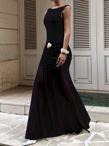 女士性感优雅纯色长裙，深V露背设计，金属搭扣点缀，褶皱镂空和鱼尾裙摆——完美适用于正式晚宴、婚礼招待会和鸡尾酒会。黑色夏季 - 黑色 - 查看 9