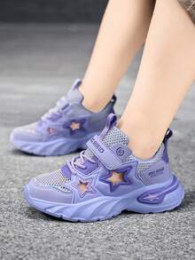 Zapatos deportivos para niñas, de malla transpirable, con estrella de cinco puntas hueca, suela suave y ligera, elásticos y duraderos con cierre de gancho y bucle para uso en exteriores - Morado - Ver 5