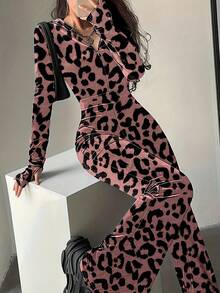 Spring And Summer New Velvet Slim-Fit Hooded Flared Jumpsuit, European And American Hot Girl Style Velvet Hooded Jumpsuit For Women, Slim-Fitting And Slimming Flared Long Pants With V-Neck Zipper, Perfect For Hanging Out With Girlfriends, Parties, Or Commuting; A Must-Have Item For Valentine's Day - Leopard Print Nude Pink - View 2