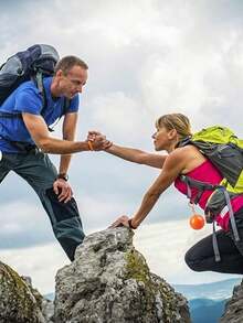 1/3/5/8个装便携式雨衣球，一次性加厚雨衣带球形收纳盒，适合徒步旅行和露营；可挂在背包上；颜色随机。 - 彩色 - 查看 6