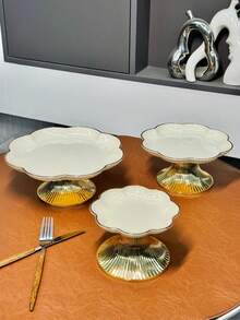 1 pieza Plato con forma de flor única con borde y base dorados, bandeja multifuncional para frutas, adecuada para decoración de mesa de comedor, postres, aperitivos, galletas, plato de comedor para el hogar y la cocina, Ramadán