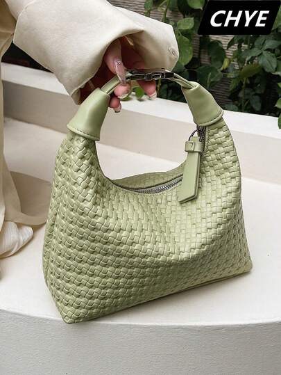 流行女包2025新款单肩包小众设计斜挎包休闲百搭简约时尚手提包舒适面料PU纹理纯色设计密封拉链可调节可拆卸长肩带舒适携带空间容量在线春夏新月包