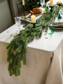 1条72片全松针花环，190厘米，适合秋冬季家居和房间装饰，是生日、家居装饰、圣诞节装饰的最佳礼物，也是圣诞节家居礼物和圣诞装饰品。 - 綠色 - 查看 3