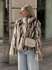 Women's Retro Distinctive Faux Fur Jacket, Fashionable And Stylish For Autumn/Winter - Multicolor - View 3