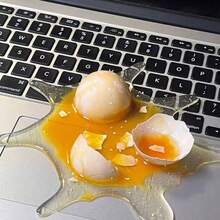 裂蛋手机支架，恶作剧玩具礼盒