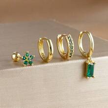 4 件套单侧耳朵 18K 镀金精致方晶锆石不锈钢耳钉和铜圈耳环，防过敏可叠戴耳环，以及适合女士和女孩的可爱耳环套装