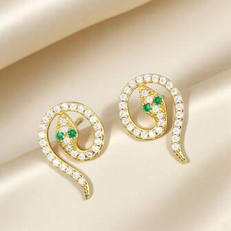 Pendientes de botón de serpiente de oro con tono de plata de ley 925 y rhinestones esmeralda, diseño de piel de serpiente brillante y misterioso, estilo vintage lujoso que muestra un encanto único, adecuado para uso diario, fiestas con tema retro, exposiciones de arte, eventos de moda de nicho, galas de alta gama y talla grande