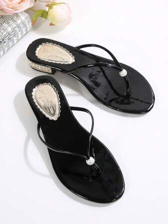 Sandalias de punta redonda para mujer, nuevas diapositivas de tacón grueso de moda, pantuflas planas con adorno de strass de color champán, talla grande de estilo europeo