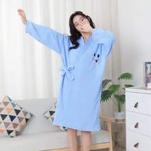 1件可爱刺绣女士浴袍，吸水性强，超柔软绒面SPA浴袍，适用于浴室、卧室、水疗中心，理想的浴室必备品 - 彩色 - 查看 1