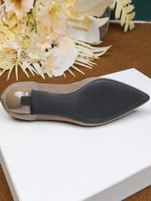 Ladies High-Heeled Shoes Breathable Princess Low-Heeled Pointed Shallow Mouth Summer Fish Silk Openwork Fabric Casual Mesh Shoes Women. - 深杏 - 查看 5