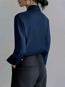 Elegancka, jednokolorowa koszula damska z długim rękawem – klasyczny kołnierzyk, nie prześwitująca, wysokiej jakości tkanina na wiosnę, lato i jesień, uniwersalna, idealna na co dzień i do pracy, nadaje się do prania w pralce i czyszczenia chemicznego, opływowy krój, wyrafinowana faktura