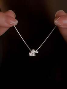 1件精致双心吊坠项链，简约设计，女士精致锁骨链 - 彩色 - 查看 2