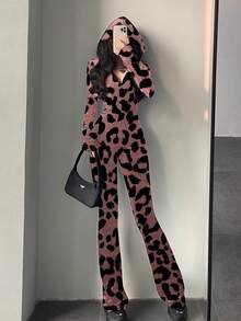 Spring And Summer New Velvet Slim-Fit Hooded Flared Jumpsuit, European And American Hot Girl Style Velvet Hooded Jumpsuit For Women, Slim-Fitting And Slimming Flared Long Pants With V-Neck Zipper, Perfect For Hanging Out With Girlfriends, Parties, Or Commuting; A Must-Have Item For Valentine's Day - Leopard Print Nude Pink - View 5