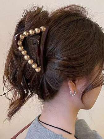 1个8厘米三角形亚克力珍珠发爪夹，3D效果发夹，适用于盘发、马尾辫，冬季发饰