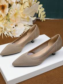 Ladies High-Heeled Shoes Breathable Princess Low-Heeled Pointed Shallow Mouth Summer Fish Silk Openwork Fabric Casual Mesh Shoes Women. - 深杏 - 查看 7