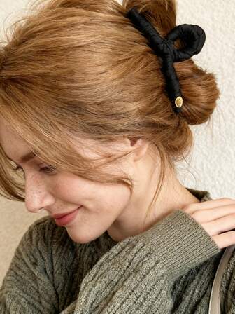 1pc Korean Fabric Wrapped Hair Claw, Elegant Versatile Hair Accessory For Bun Updo, Autumn/Winter Hair Bow Hair Clips Fashion Hair Clutch