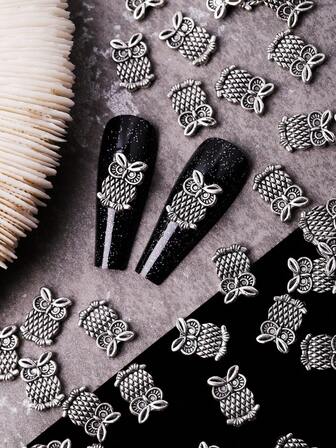 10 piezas Conjunto de joyas de parche de uñas de aleación de plata con diseño de búho estilo Y2K, modelo japonés simple de aleación 3D, decoración animal, estilo subcultura punk oscuro y brillante, suministros de decoración de arte DIY, accesorios de joyas para uñas falsas, dijes para uñas, suministros para uñas, rhinestones y regalos de decoración para uñas.