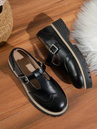 A Pair Of Classic Retro, Stylish Casual, And Vintage Brogues With A Block Heel And Loafers For Women. The T-Shaped Strap Design Adds A Retro Touch That Makes You Look Younger, Perfectly Paired With Various Pants Or Skirts To Showcase Different Retro Girl Vibes. Ideal For Daily Outings, Dates, Commuting, And More. It Is A Must-Have Seasonal Essential For Women.