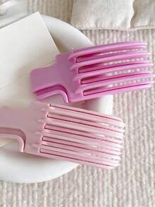 2/1件装女士发夹。简约树脂材质，6齿和3齿高冠发夹，打造蓬松刘海造型，增加发根蓬松度，美发造型工具，美发造型套装