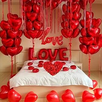 Romantic Red Shiny Balloon Set For Valentine's Day, Wedding And Anniversary, Perfect For Confession And Party Decoration, Including Large Love Aluminum Film Balloon And 500pieces Of Red Petals.