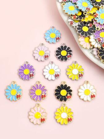10 Stücke kleine, frische Gänseblümchen & Marienkäfer Design Tropföl Legierung Charms, Paar Halskette Armband Ohrringe Schlüsselanhänger Brosche Kleidung Dekorationen DIY 6-Farben Blumen Anhänger - Frühlings- und Sommer-Mode vielseitiges Accessoire