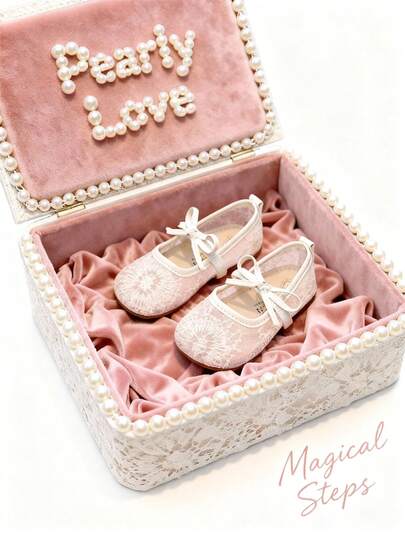 1 paire de ballerines pour filles, convient pour la danse classique, confortable à porter au printemps, en été et en automne, avec un motif en dentelle et un design avec nœud, bout fermé, tissu respirant, enfiler sans lacets