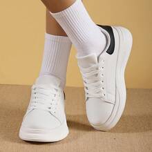 Zapatillas blancas con suela gruesa para mujer, estilo coreano de moda casual vulcanizado, adecuadas para la primavera y el otoño - Blanco - Ver 3