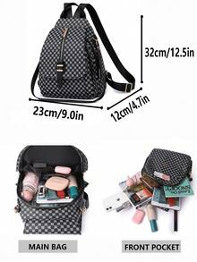 Mochila clásica en blanco y negro | Los destellos de la cadena dorada resaltan el desbloqueo de la elegante estética del transporte urbano multifuncional. El Body de la bolsa negra pura está cubierto con una delicada textura oscura. - Multicolor - Ver 3