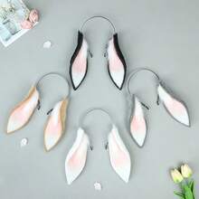 Diadema con orejas de animal realistas y cómodas, accesorio para cosplay, ideal para ferias comerciales. Diadema hecha a mano con orejas de conejo caídas y bordado en color liso. - En blanco y negro - Ver 3