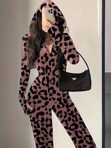 Spring And Summer New Velvet Slim-Fit Hooded Flared Jumpsuit, European And American Hot Girl Style Velvet Hooded Jumpsuit For Women, Slim-Fitting And Slimming Flared Long Pants With V-Neck Zipper, Perfect For Hanging Out With Girlfriends, Parties, Or Commuting; A Must-Have Item For Valentine's Day - Leopard Print Nude Pink - View 7