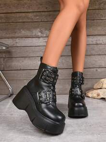 Botas de cano curto com salto médio e sola grossa, modelo curto e elegante, com zíper lateral, perfeitas para o outono/inverno. Versáteis e modernas, com efeito emagrecedor para mulheres plus size. - Preto - Ver 1