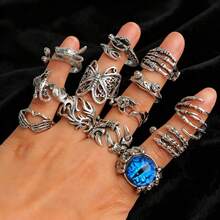Set de 10/20 piezas de anillos de estilo vintage punk gótico para hombres y mujeres. Los diseños incluyen ojo grande, garra, búho, serpiente, rana, pluma de cocodrilo, corazón. Adecuado para festivales, fiestas, amigos, bares, discotecas, motocicletas, accesorios diarios. - Mezcla de anillos estilo punk retro - Ver 7