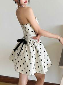 Top Dazzle 女士无袖休闲优雅白色波点迷你裙，露肩喇叭裙摆露背设计，夏季必备 - 白色 - 查看 4