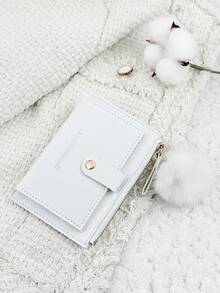 SOUTHLAND&KANGAROO Chiếc ví nhỏ gập gọn này với điểm nhấn là quả bông trang trí và chữ trắng rất nhẹ và dễ mang theo, phù hợp để đựng thẻ tín dụng, chìa khóa và các vật dụng khác. Nó thời trang và dễ thương, là món quà tuyệt vời cho sinh nhật, Giáng sinh, kỷ niệm, và phù hợp cho phụ nữ, bé gái, quý cô, người đi làm, sinh viên, đồ dùng ký túc xá và vật dụng cần thiết cho năm học mới. - trắng - Xem 6