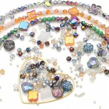 210 piezas de cuentas de vidrio, cuentas retorcidas, cuentas de rombos puntiagudos, cuentas planas, cuentas pequeñas, cuentas sueltas chapadas, materiales para hacer joyas DIY para encantos de teléfono, collares, aretes, llaveros, bolsos