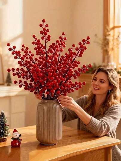 12支人造红色浆果枝条，搭配冬青浆果花束，春季家居装饰，适用于厨房客厅桌面装饰摆件、家居DIY装饰品、婚礼及情人节装饰
