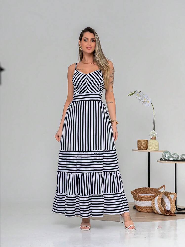 Vestido longo de alcinha com bojos Listrado de duna Bainha com babado  Franzido forrado com elastex nas costas Praia Férias  V801 - Preto - Visão 1