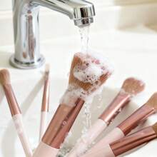 13-Piece Brush Set With An Innovative Angled Design For Controlled Blending And Product Conservation. - 棕色 - 查看 2