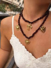 1 pieza Nuevo collar de doble capa con colgante de corazón hueco de acero inoxidable con cuentas de granate asimétrico profundo, accesorio versátil para mujer, otoño/invierno