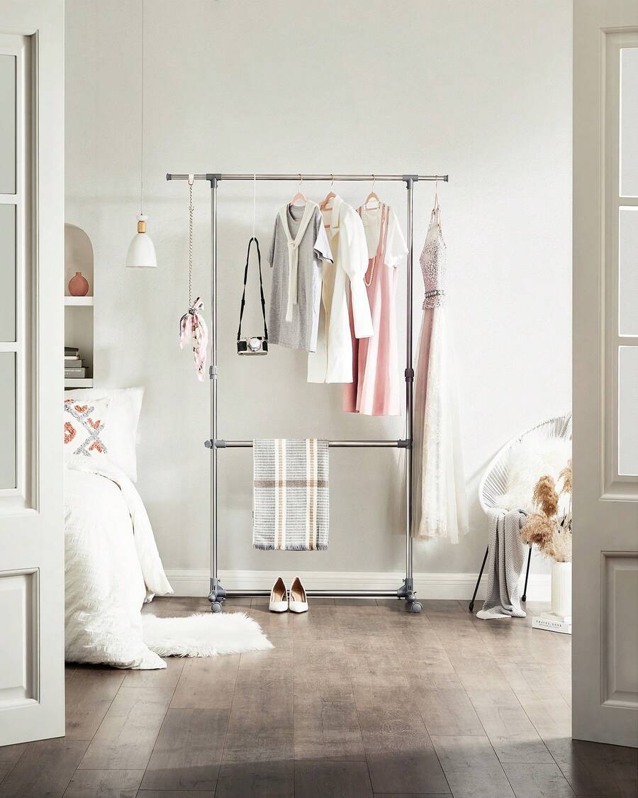 SONGMICS Perchero Barra para Colgar Ropa, Color Gris, 113-198 cm - Aprox. (101-163)*(113-198)*49 cm - Ver 1